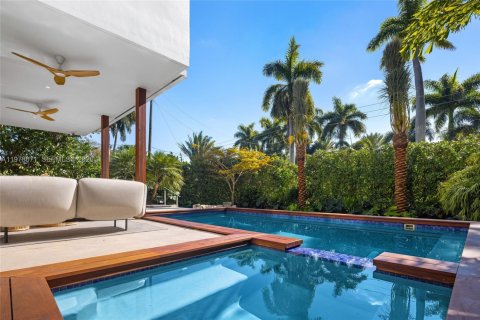 Casa en venta en Miami Beach, Florida, 4 dormitorios, 336.58 m2 № 2058585 - foto 15