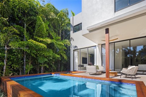 Casa en venta en Miami Beach, Florida, 4 dormitorios, 336.58 m2 № 2058585 - foto 17