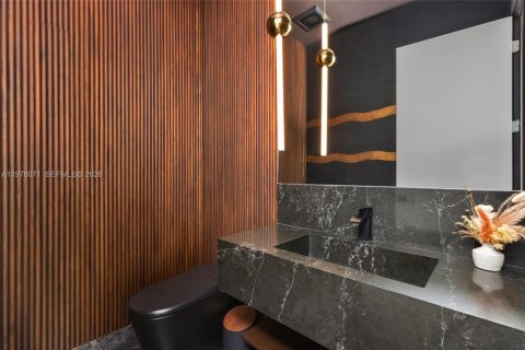 Casa en venta en Miami Beach, Florida, 4 dormitorios, 336.58 m2 № 2058585 - foto 27