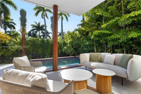 Casa en venta en Miami Beach, Florida, 4 dormitorios, 336.58 m2 № 2058585 - foto 18