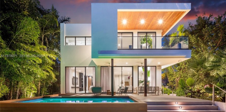 Casa en Miami Beach, Florida 4 dormitorios, 336.58 m2 № 2058585