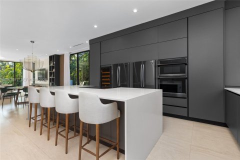 Casa en venta en Miami Beach, Florida, 4 dormitorios, 336.58 m2 № 2058585 - foto 10