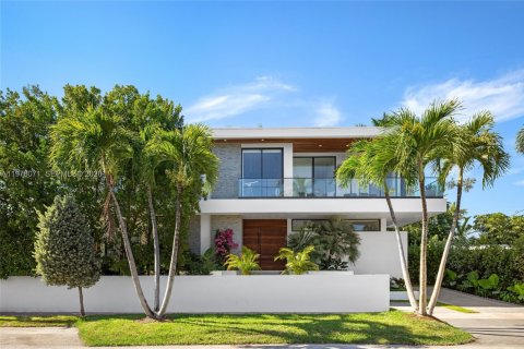 Casa en venta en Miami Beach, Florida, 4 dormitorios, 336.58 m2 № 2058585 - foto 3