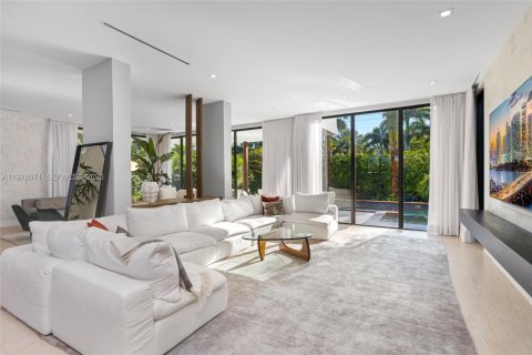 Casa en venta en Miami Beach, Florida, 4 dormitorios, 336.58 m2 № 2058585 - foto 8