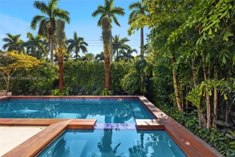 Casa en venta en Miami Beach, Florida, 4 dormitorios, 336.58 m2 № 2058585 - foto 14