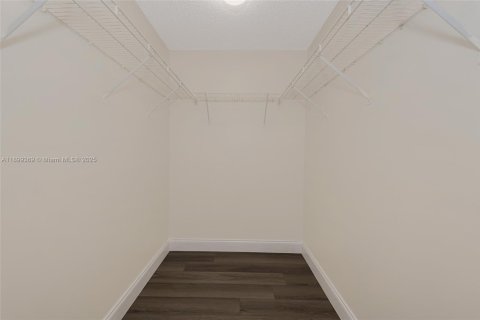 Condo in Davie, Florida, 2 bedrooms  № 1951219 - photo 23