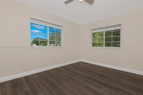 Condo in Davie, Florida, 2 bedrooms  № 1951219 - photo 14