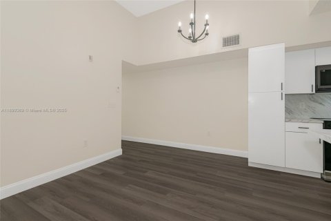 Condo in Davie, Florida, 2 bedrooms  № 1951219 - photo 8