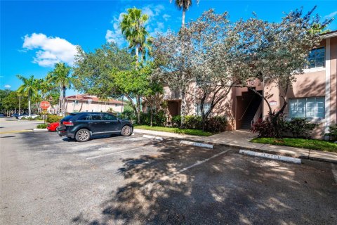 Condo in Davie, Florida, 2 bedrooms  № 1951219 - photo 2