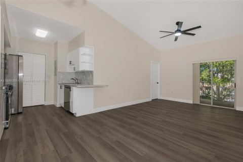 Condo in Davie, Florida, 2 bedrooms  № 1951219 - photo 3