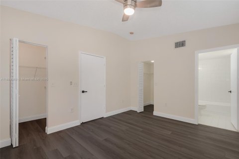 Condo in Davie, Florida, 2 bedrooms  № 1951219 - photo 17