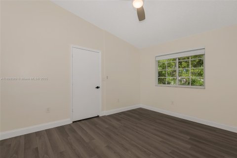 Condo in Davie, Florida, 2 bedrooms  № 1951219 - photo 20