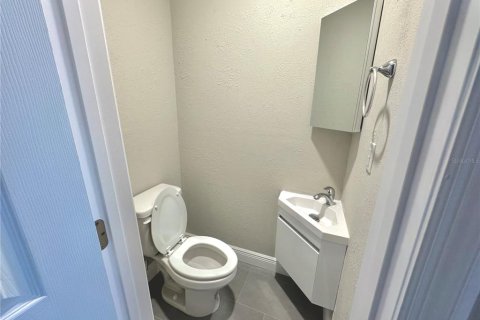 Condo in Orlando, Florida, 2 bedrooms  № 1820611 - photo 17