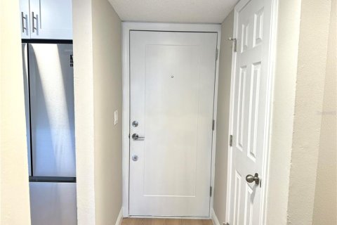 Condo in Orlando, Florida, 2 bedrooms  № 1820611 - photo 16
