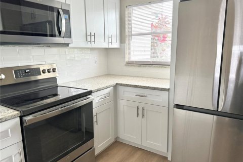 Condo in Orlando, Florida, 2 bedrooms  № 1820611 - photo 13