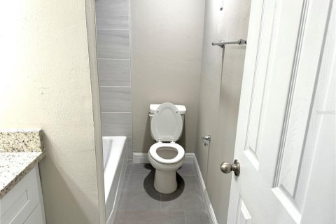 Condo in Orlando, Florida, 2 bedrooms  № 1820611 - photo 23