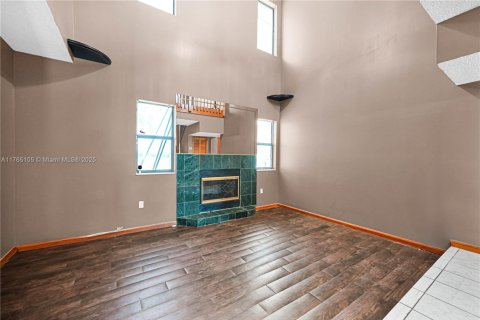 Casa en venta en Pembroke Pines, Florida, 4 dormitorios, 257.9 m2 № 1582932 - foto 23