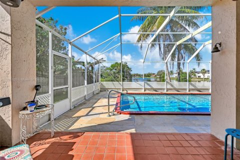 Casa en venta en Pembroke Pines, Florida, 4 dormitorios, 257.9 m2 № 1582932 - foto 14