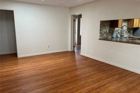 House in Sanford, Florida 4 bedrooms, 184.5 sq.m. № 1846711 - photo 12