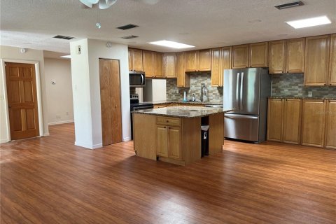 House in Sanford, Florida 4 bedrooms, 184.5 sq.m. № 1846711 - photo 8
