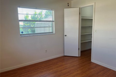 House in Sanford, Florida 4 bedrooms, 184.5 sq.m. № 1846711 - photo 18