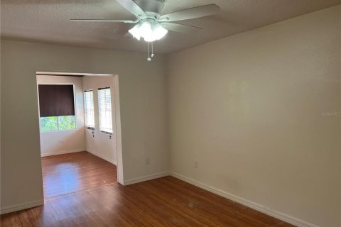 House in Sanford, Florida 4 bedrooms, 184.5 sq.m. № 1846711 - photo 17