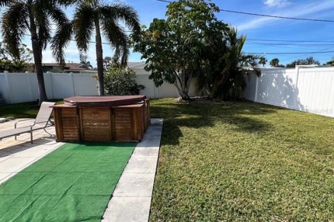 Villa ou maison à vendre à Saint Petersburg, Floride: 4 chambres, 151.06 m2 № 1901825 - photo 10