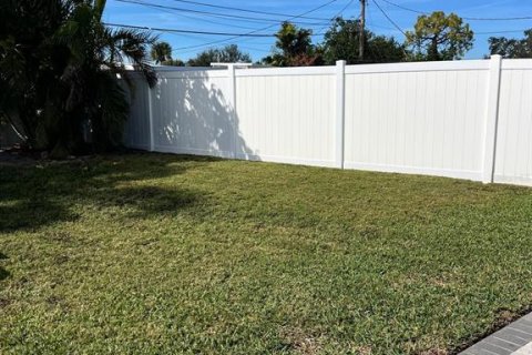 Villa ou maison à vendre à Saint Petersburg, Floride: 4 chambres, 151.06 m2 № 1901825 - photo 12