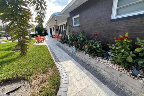 Villa ou maison à vendre à Saint Petersburg, Floride: 4 chambres, 151.06 m2 № 1901825 - photo 8