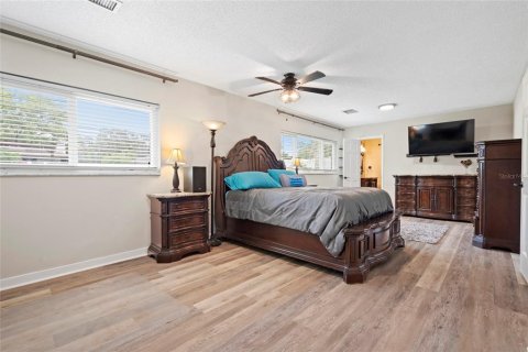 House in Valrico, Florida 3 bedrooms, 228.08 sq.m. № 1918942 - photo 15