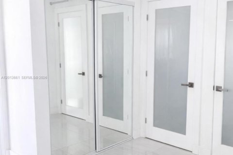 Appartement à louer à Hallandale Beach, Floride: 3 chambres, 117.99 m2 № 2075885 - photo 6