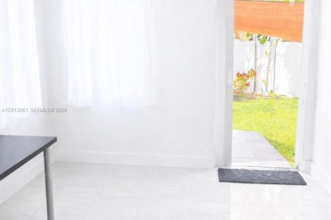 Appartement à louer à Hallandale Beach, Floride: 3 chambres, 117.99 m2 № 2075885 - photo 13