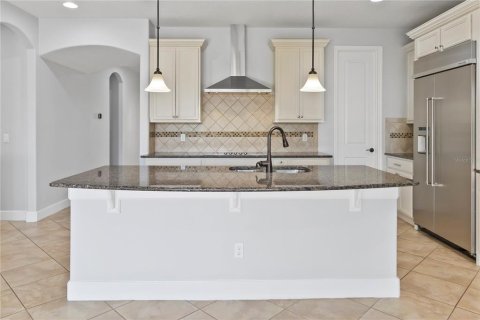 House in Orlando, Florida 4 bedrooms, 378.3 sq.m. № 1801468 - photo 13