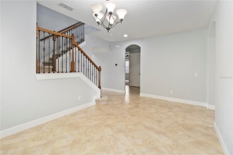 House in Orlando, Florida 4 bedrooms, 378.3 sq.m. № 1801468 - photo 11