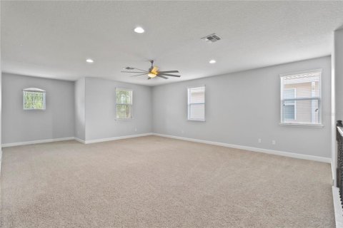 House in Orlando, Florida 4 bedrooms, 378.3 sq.m. № 1801468 - photo 24