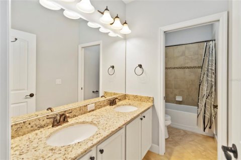 House in Orlando, Florida 4 bedrooms, 378.3 sq.m. № 1801468 - photo 27
