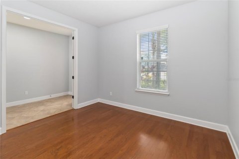 House in Orlando, Florida 4 bedrooms, 378.3 sq.m. № 1801468 - photo 21