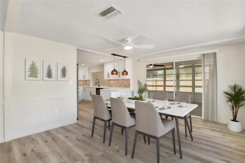 House in Holiday, Florida 4 bedrooms, 153.94 sq.m. № 1518710 - photo 14