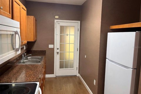 House in Leesburg, Florida 2 bedrooms, 82.13 sq.m. № 2259174 - photo 7