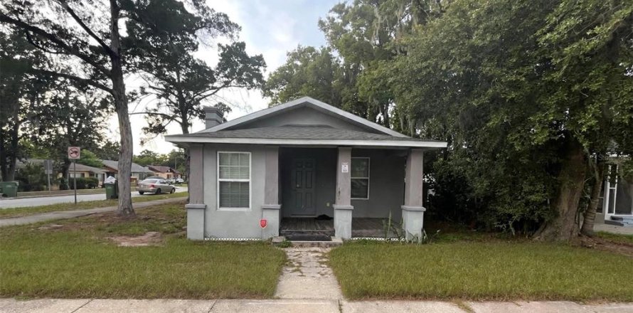 House in Leesburg, Florida 2 bedrooms, 82.13 sq.m. № 2259174