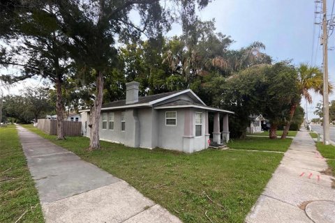 House in Leesburg, Florida 2 bedrooms, 82.13 sq.m. № 2259174 - photo 3