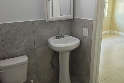 Купить коммерческую недвижимость в Ларго, Флорида 4 спальни, 147.9м2, № 2132398 - фото 27