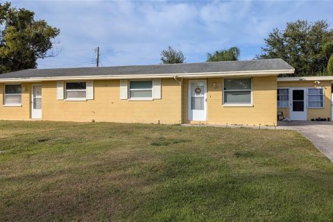 Immobilier commercial à Largo, Floride 4 chambres, 147.9 m2 № 2132398