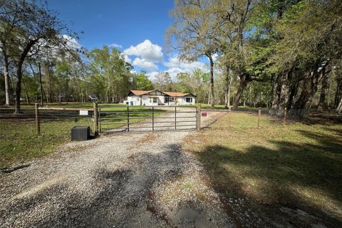 House in Brooksville, Florida 2 bedrooms, 172.98 sq.m. № 2105083