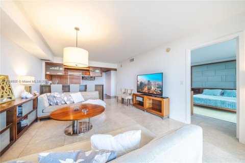 Condominio en venta en Miami, Florida, 2 dormitorios, 88.44 m2 № 1696040 - foto 10