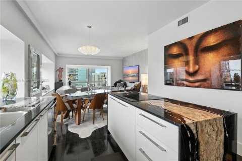 Condominio en venta en Miami, Florida, 2 dormitorios, 162.3 m2 № 1848260 - foto 3