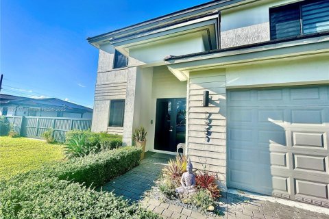 House in Miami, Florida 5 bedrooms, 233 sq.m. № 1943638 - photo 9