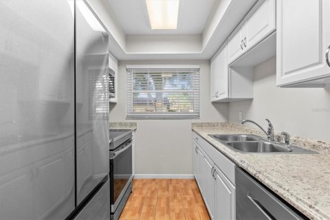 Condo in Dunedin, Florida, 2 bedrooms  № 1742642 - photo 15