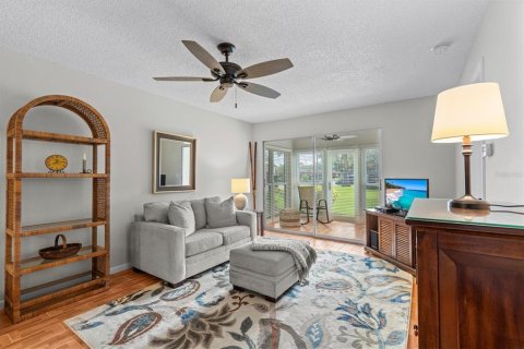Condo in Dunedin, Florida, 2 bedrooms  № 1742642 - photo 9