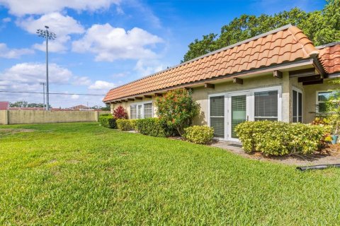 Condo in Dunedin, Florida, 2 bedrooms  № 1742642 - photo 27